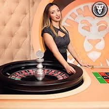 Live blackjack dealer and card table interface on hao788 slot